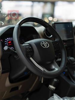 تويوتا لاند كروزر 70 بيك اب